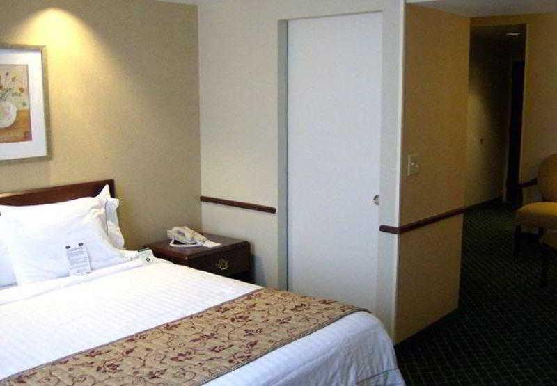 Fairfield Inn & Suites Butler Habitación foto