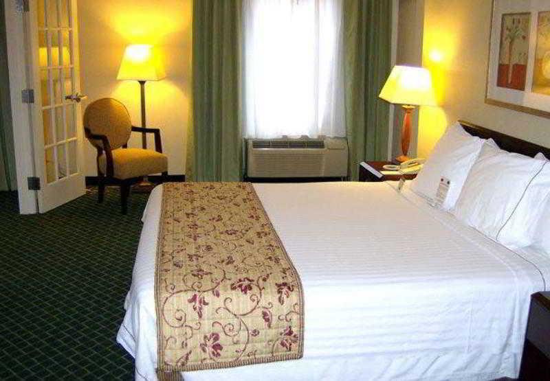 Fairfield Inn & Suites Butler Habitación foto